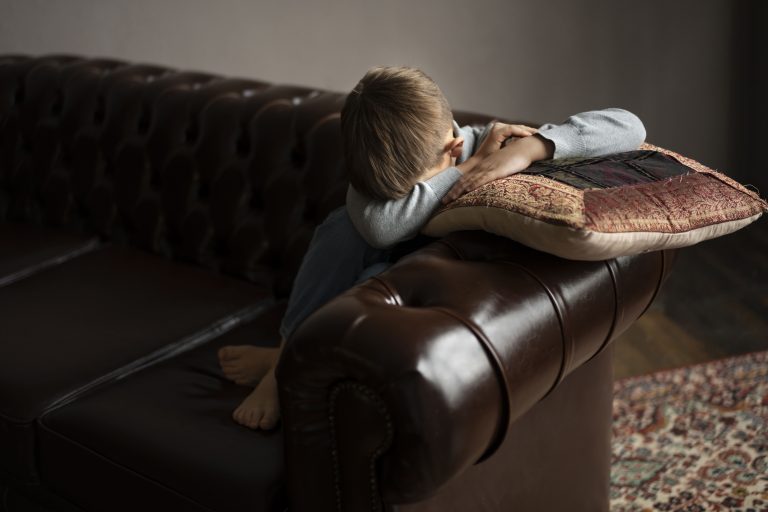 non-explicit-image-child-abuse-768x512 Алкогольная зависимость и семья
